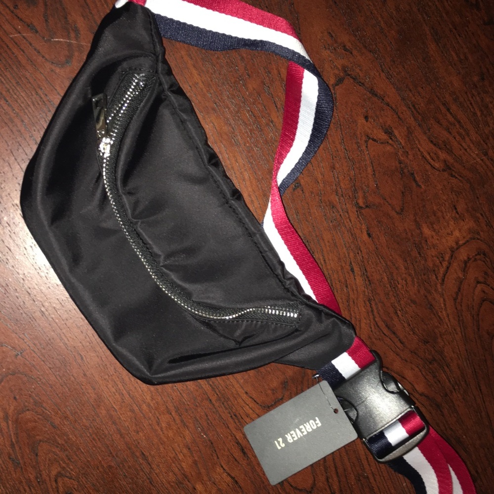 FINAL OFFER NWT FOREVER 21 FANNY PACK